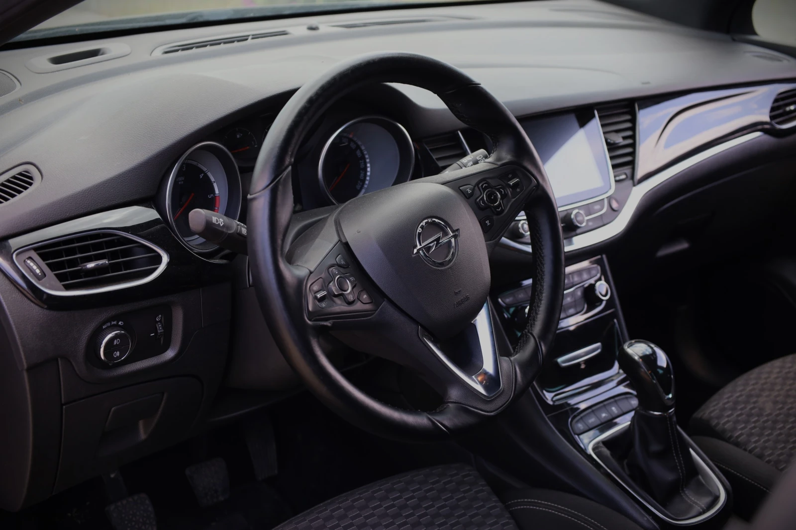 Opel Astra 1.6 Biturbo Sports Tourer , снимка 8 - Автомобили и джипове - 54553196