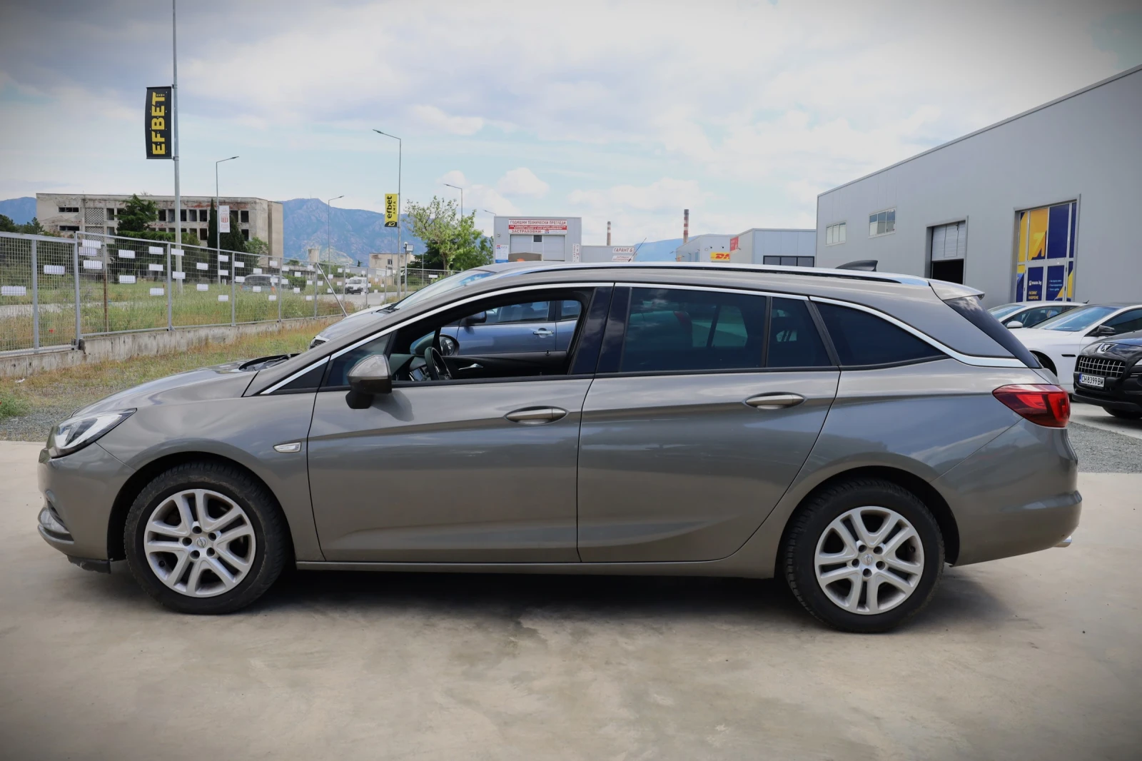 Opel Astra 1.6 Biturbo Sports Tourer , снимка 5 - Автомобили и джипове - 54553196