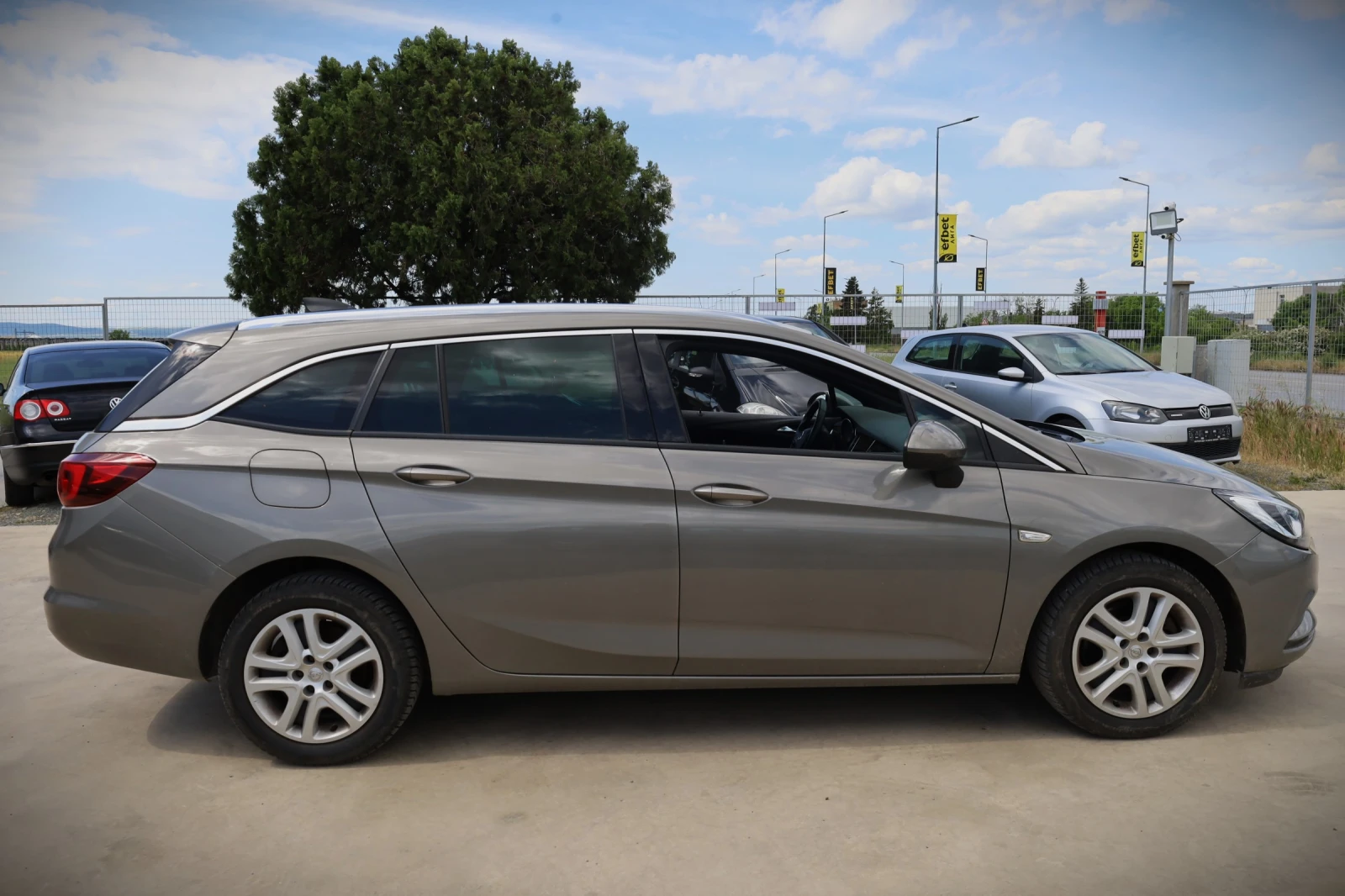Opel Astra 1.6 Biturbo Sports Tourer , снимка 4 - Автомобили и джипове - 54553196