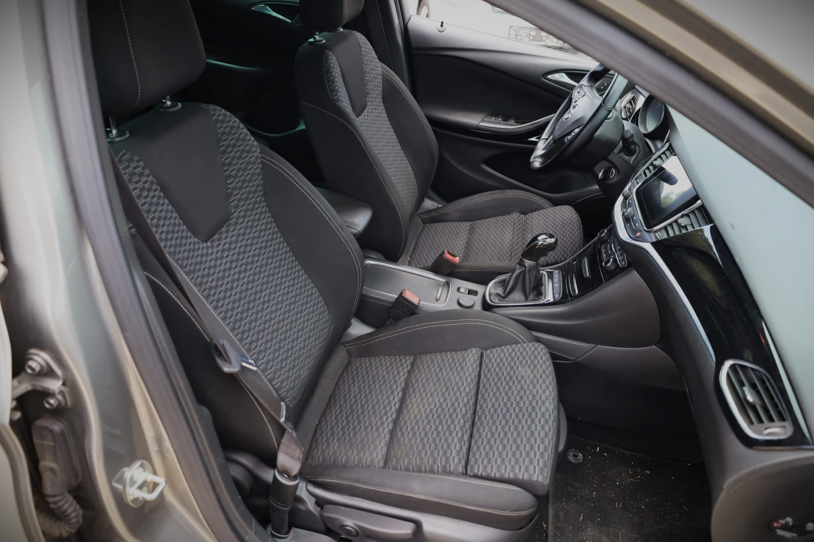 Opel Astra 1.6 Biturbo Sports Tourer , снимка 13 - Автомобили и джипове - 54553196