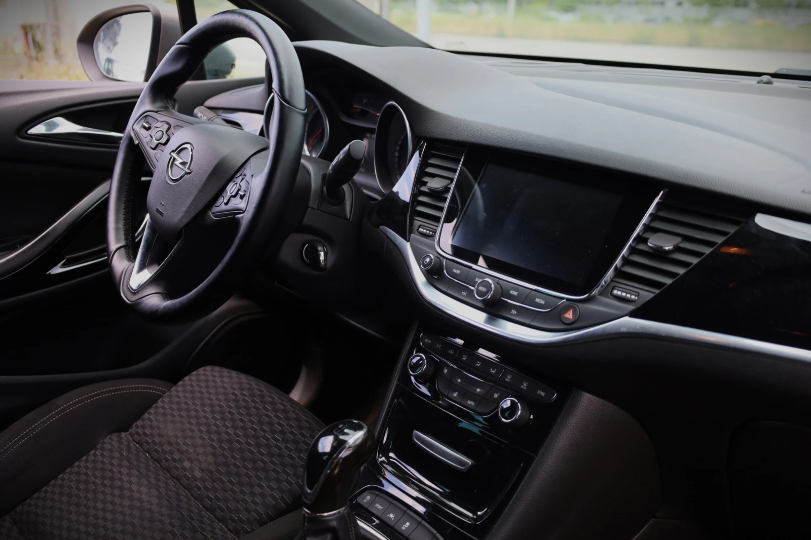 Opel Astra 1.6 Biturbo Sports Tourer , снимка 7 - Автомобили и джипове - 54553196