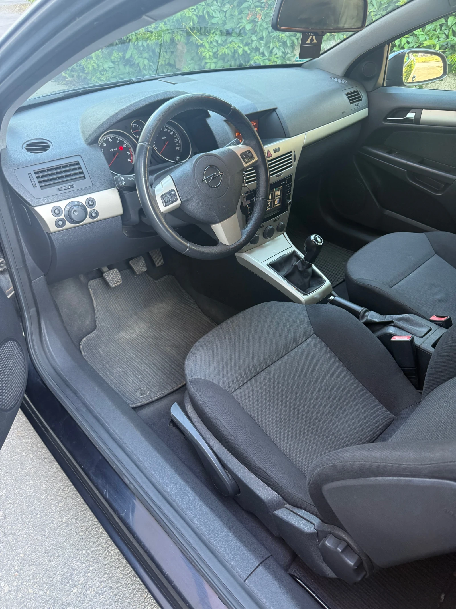 Opel Astra Astra H 1.6i 116кс, снимка 10 - Автомобили и джипове - 54915285