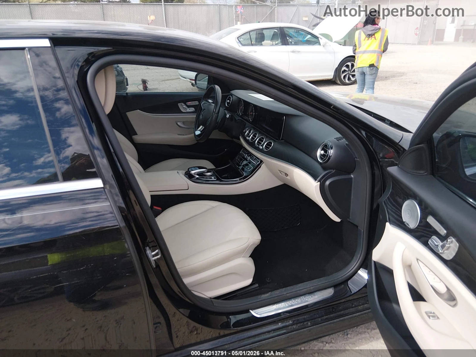Mercedes-Benz E 300 4matic* Burmester* 2ключа* Цена до БГ, снимка 9 - Автомобили и джипове - 54954832