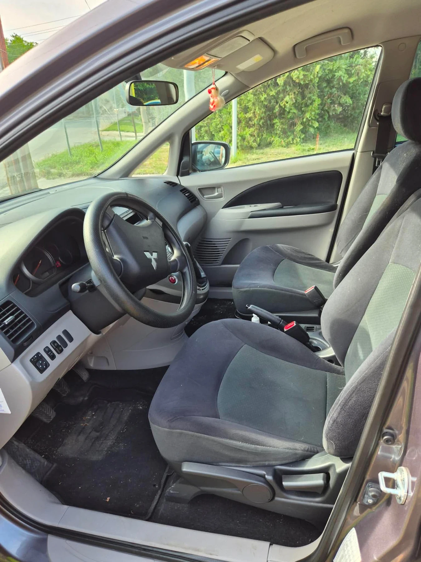 Mitsubishi Grandis, снимка 8 - Автомобили и джипове - 55057122