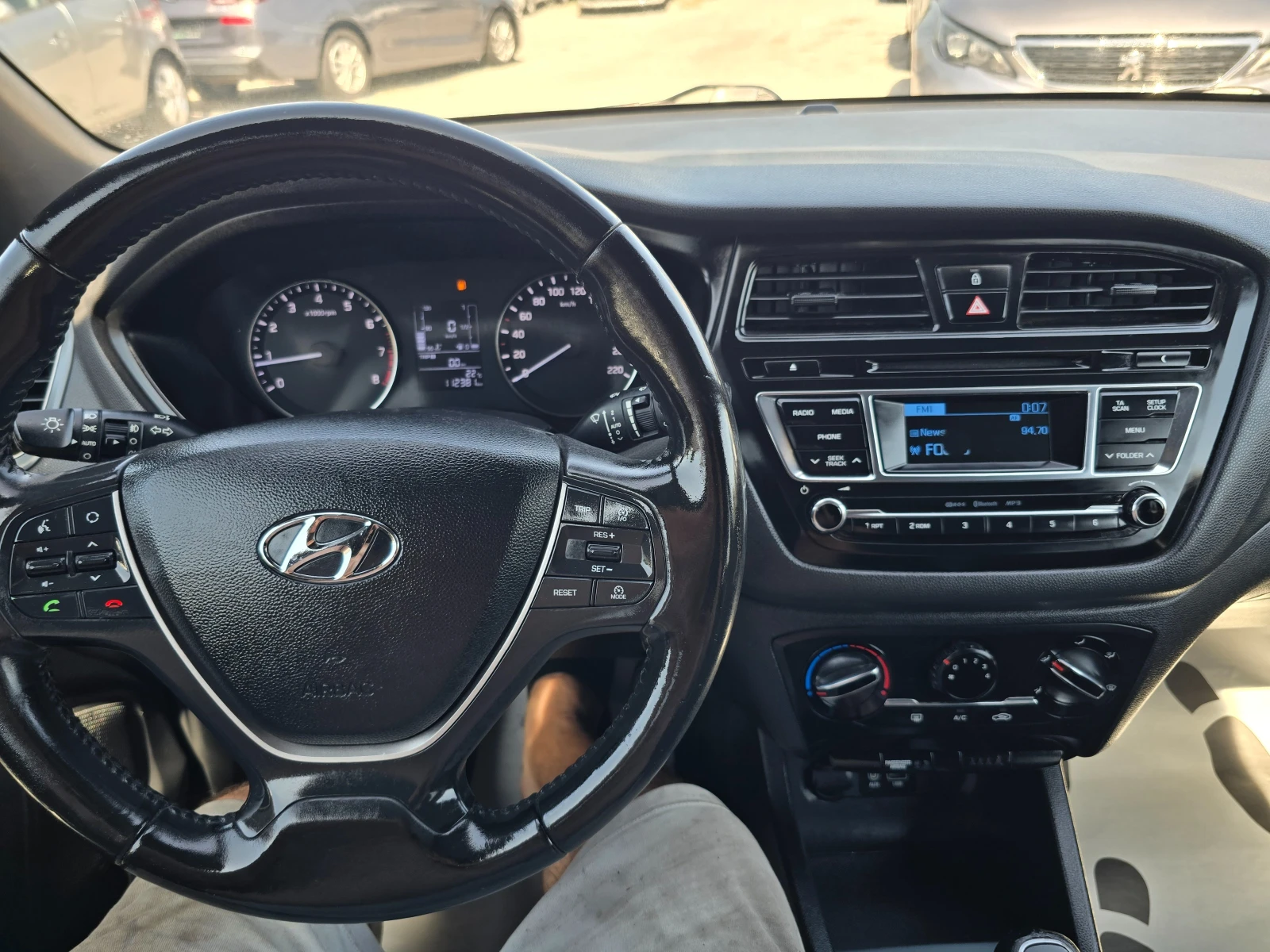 Hyundai I20 1.2i-85k.c-EURO-6-COMFORD-LED, снимка 13 - Автомобили и джипове - 55422276