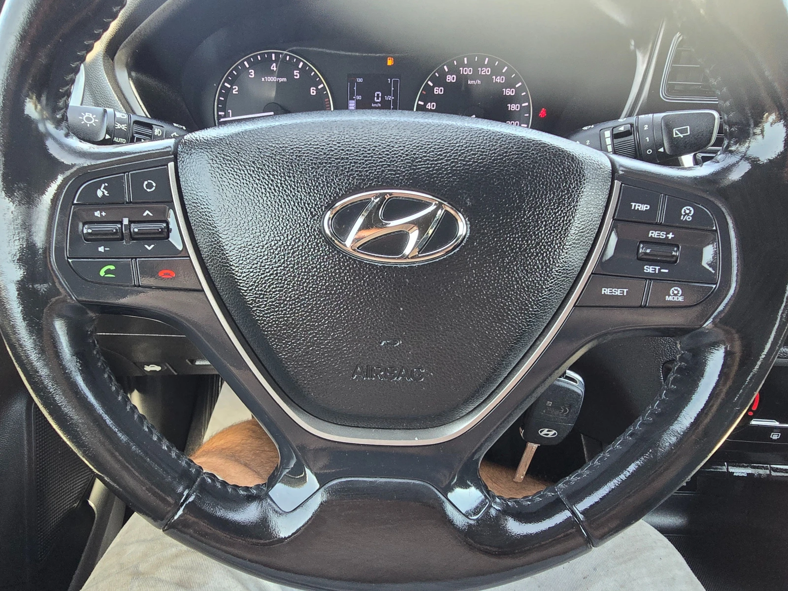 Hyundai I20 1.2i-85k.c-EURO-6-COMFORD-LED, снимка 17 - Автомобили и джипове - 55422276