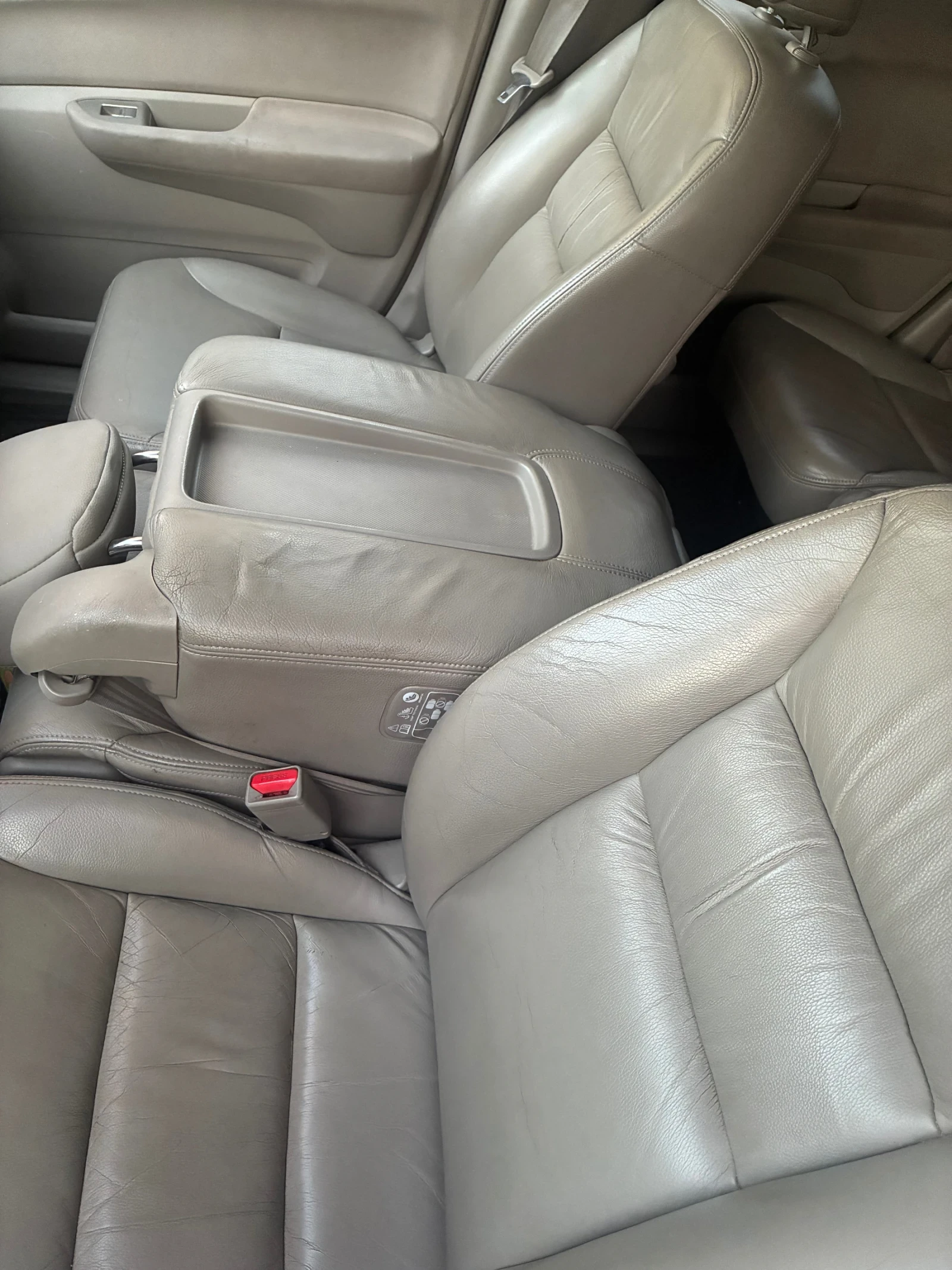 Honda Fr-v, снимка 13 - Автомобили и джипове - 55726836