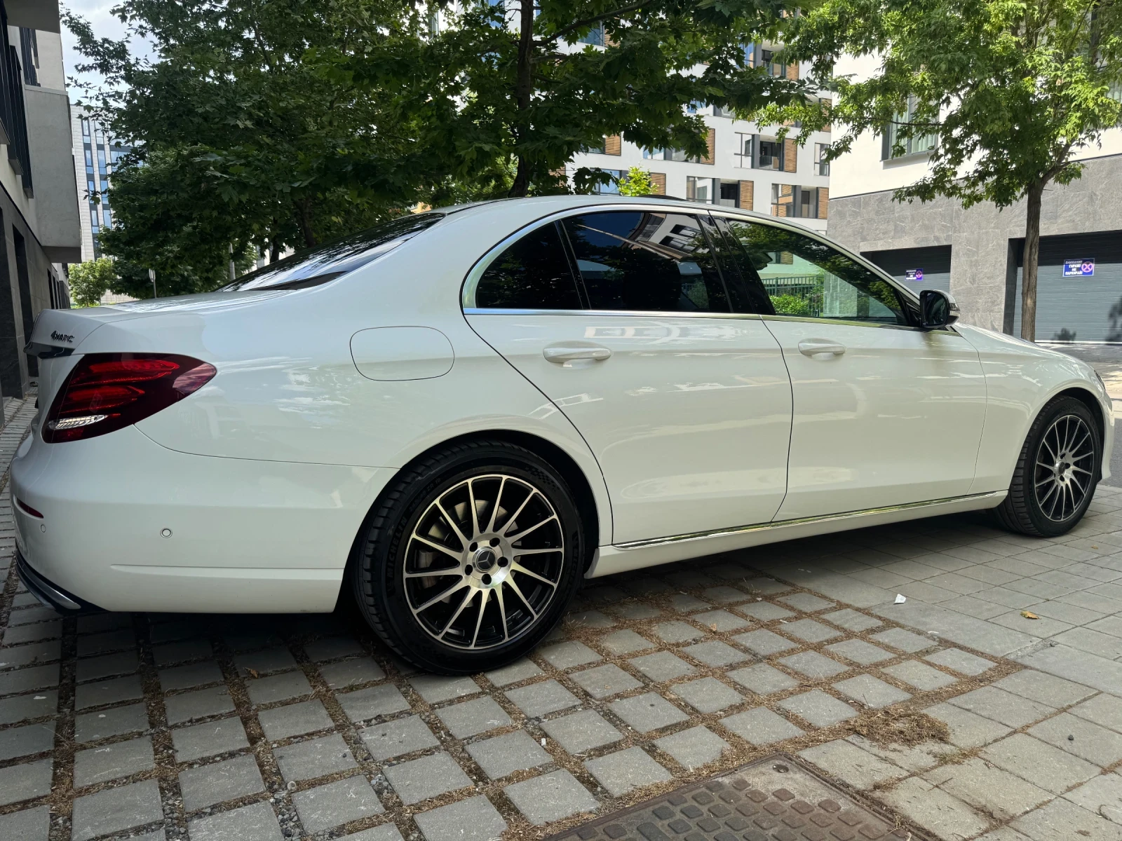 Mercedes-Benz E 350, снимка 5 - Автомобили и джипове - 55769548