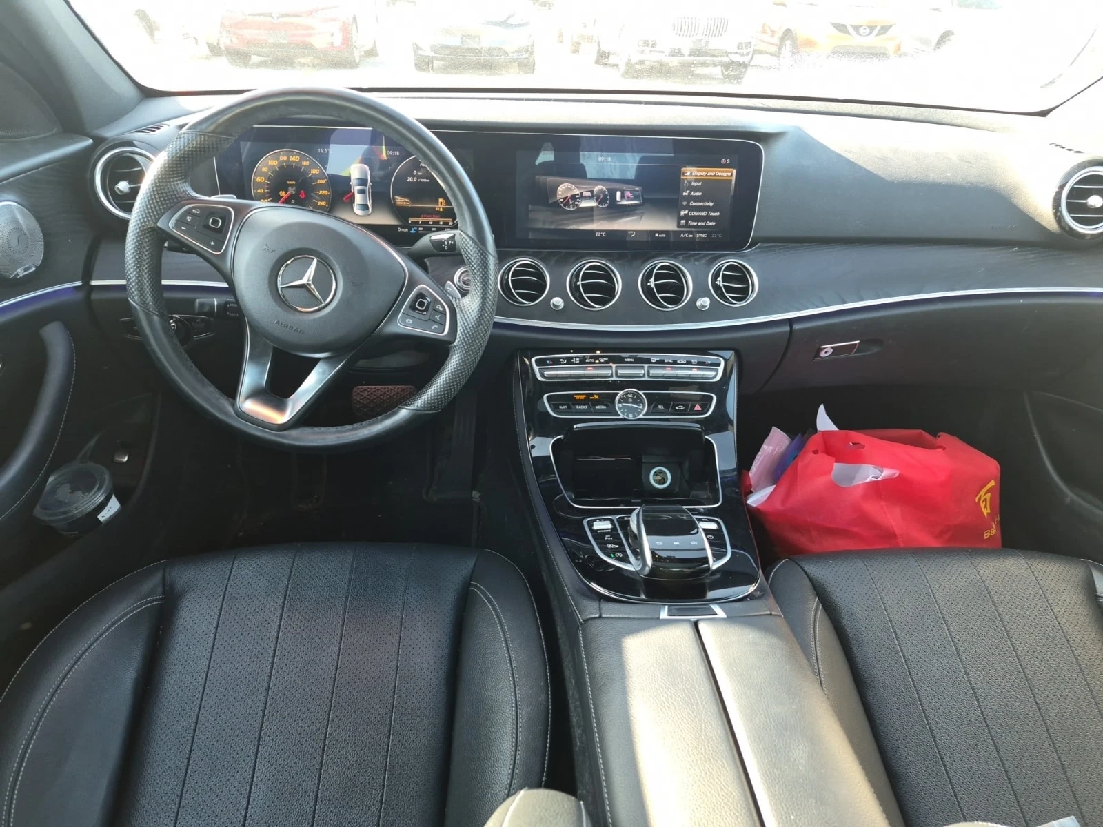 Mercedes-Benz E 300 * AMG Line * Burmester * CARFAX * Без инциденти * , снимка 5 - Автомобили и джипове - 56152797