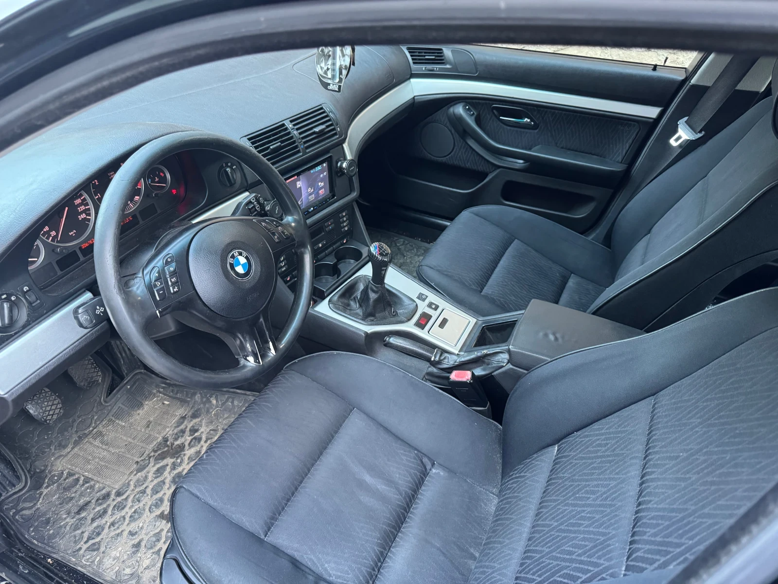 BMW 520, снимка 3 - Автомобили и джипове - 56407359