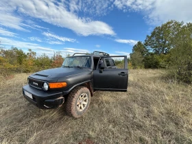 Обява за продажба на Toyota Fj cruiser 4.0 4x4 2014 ГУМИ ОБСЛУЖЕН БЛОКАЖИ ~37 000 лв. - изображение 3