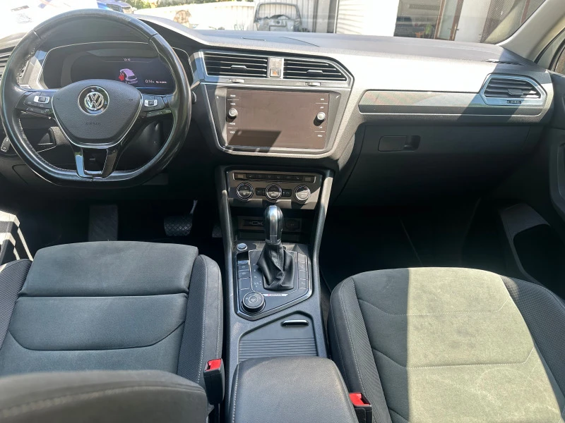 VW Tiguan 2.0TDI* R Line* 4MOTION* Distronic* Matrix* , снимка 12 - Автомобили и джипове - 46480567