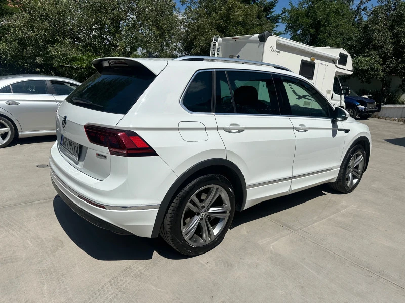 VW Tiguan 2.0TDI* R Line* 4MOTION* Distronic* Matrix* , снимка 3 - Автомобили и джипове - 46480567