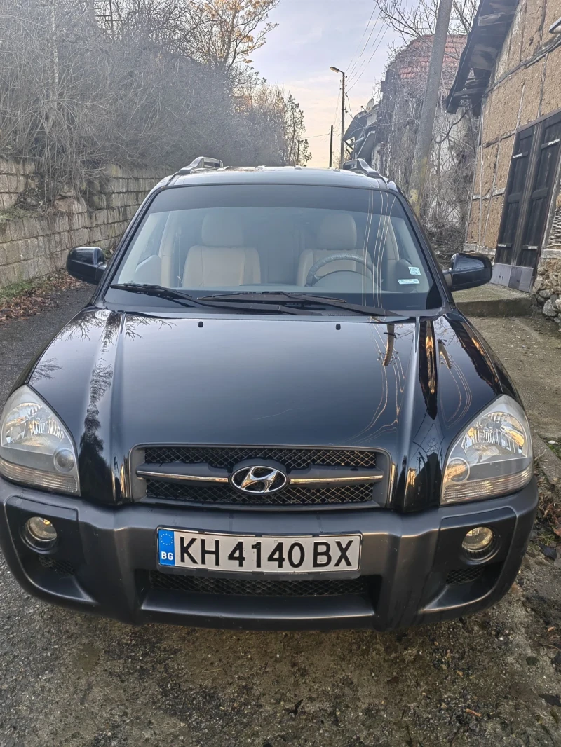 Hyundai Tucson 2.0, снимка 1 - Автомобили и джипове - 48392937