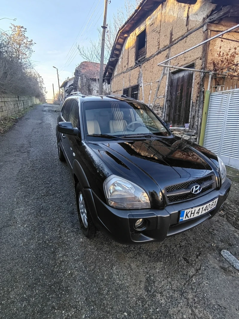 Hyundai Tucson 2.0, снимка 4 - Автомобили и джипове - 48392937