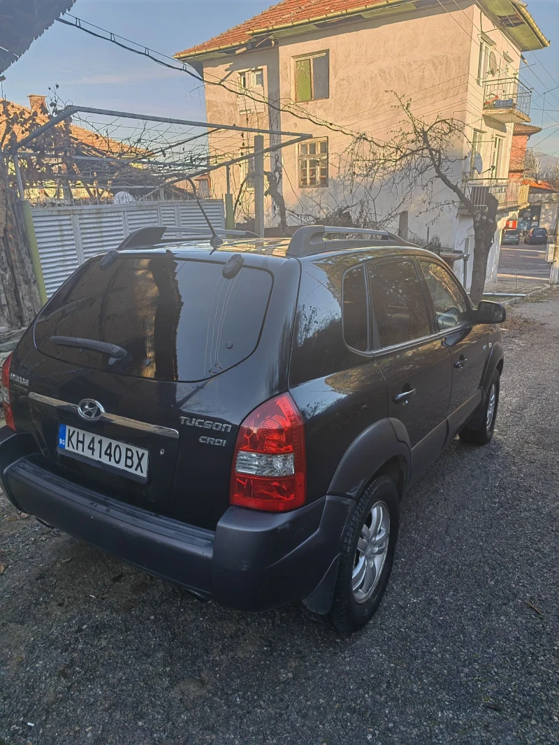 Hyundai Tucson 2.0, снимка 6 - Автомобили и джипове - 48392937