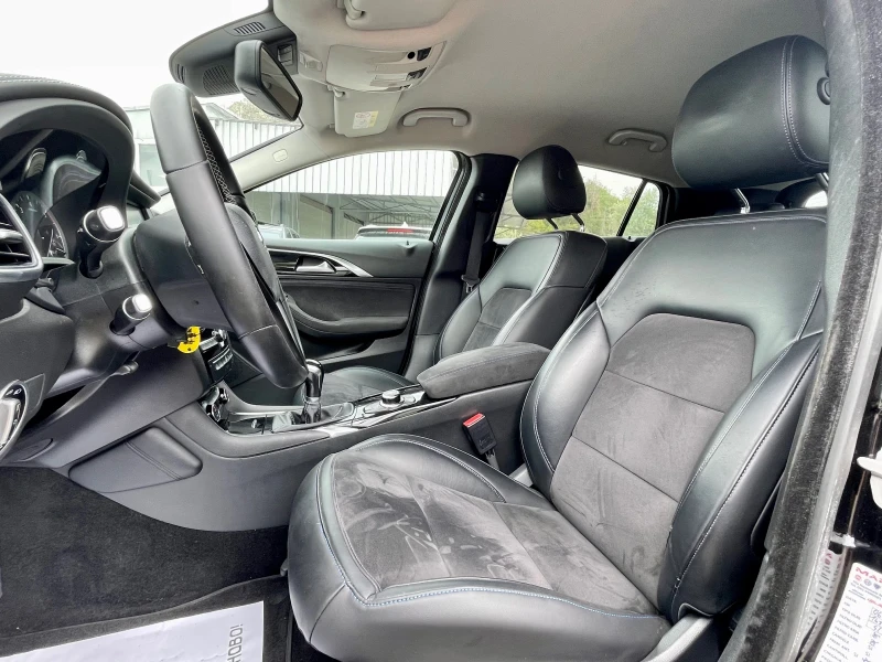 Infiniti Q30 LED-НАВИГАЦИЯ-ПАРКТРОНИК, снимка 12 - Автомобили и джипове - 51216002
