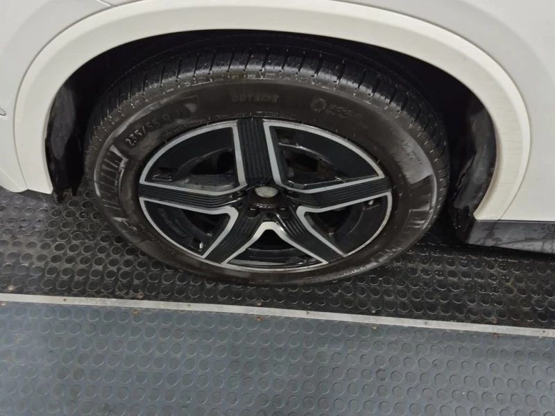 Mercedes-Benz GLC 300 | CARFAX | DISTRONIC | ПАНОРАМА, снимка 8 - Автомобили и джипове - 53413804