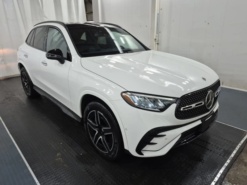 Mercedes-Benz GLC 300 | CARFAX | DISTRONIC | ПАНОРАМА, снимка 3 - Автомобили и джипове - 53413804
