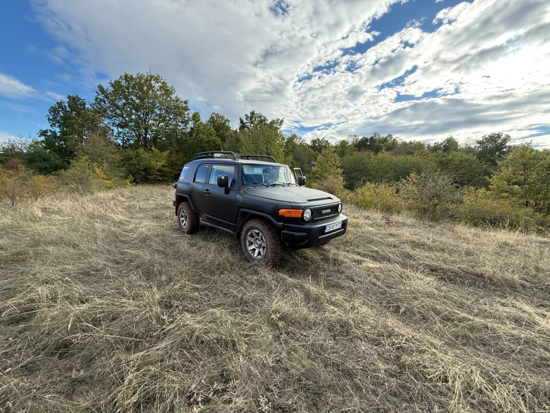 Toyota Fj cruiser 4.0 4x4 2014 ГУМИ ОБСЛУЖЕН БЛОКАЖИ - 37000 лв. / 18917.80 € - 54239166 1
