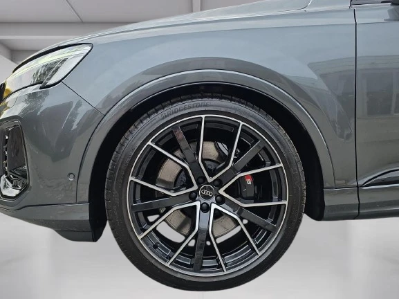 Audi SQ7 Quattro = Black Optic Plus = 7 Seats Гаранция, снимка 6 - Автомобили и джипове - 52810614