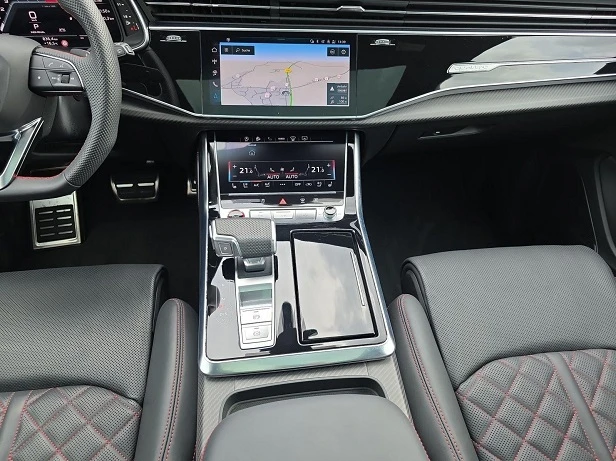 Audi SQ7 Quattro = Black Optic Plus = 7 Seats Гаранция, снимка 12 - Автомобили и джипове - 52810614