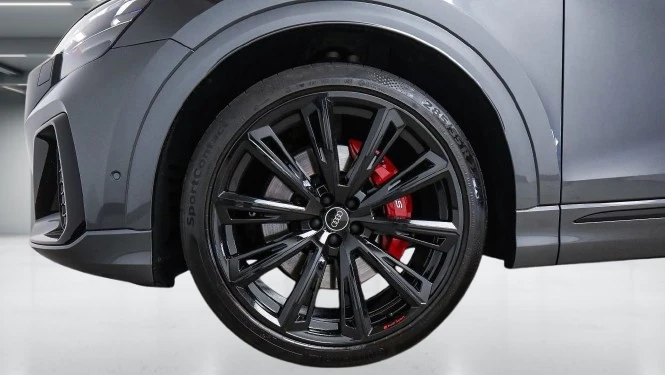 Audi SQ8 Quattro = Black Optic Plus = Гаранция, снимка 4 - Автомобили и джипове - 56207534