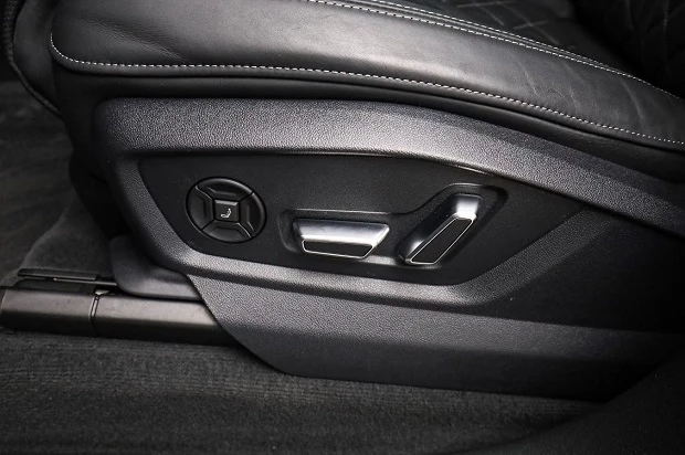 Audi SQ8 Quattro = Black Optic Plus = Гаранция, снимка 5 - Автомобили и джипове - 56207534