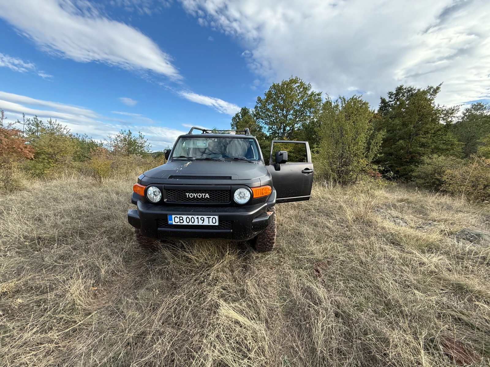 Toyota Fj cruiser 4.0 4x4 2014 ГУМИ ОБСЛУЖЕН БЛОКАЖИ - изображение 6