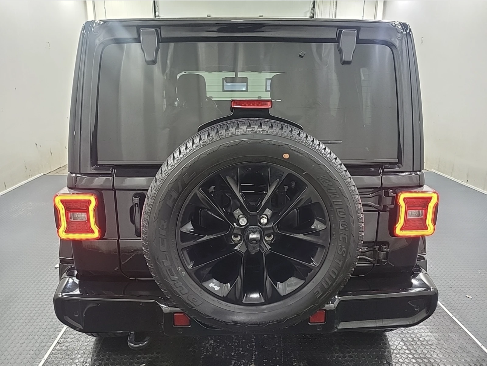 Jeep Wrangler 2023 Jeep Wrangler HIGH ALTITUDE - изображение 5