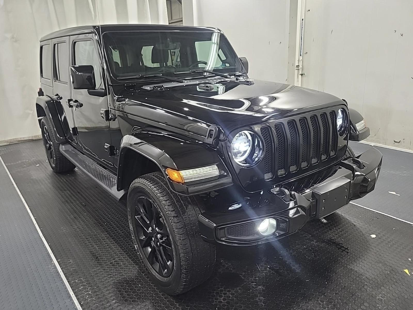 Jeep Wrangler 2023 Jeep Wrangler HIGH ALTITUDE - изображение 3