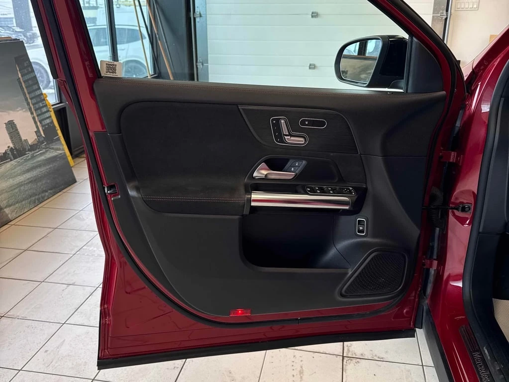 Mercedes-Benz GLA 250 Wine Red / DISTRONIC / 360 / AMBIENT / ����� | Mobile.bg � ����������� 14