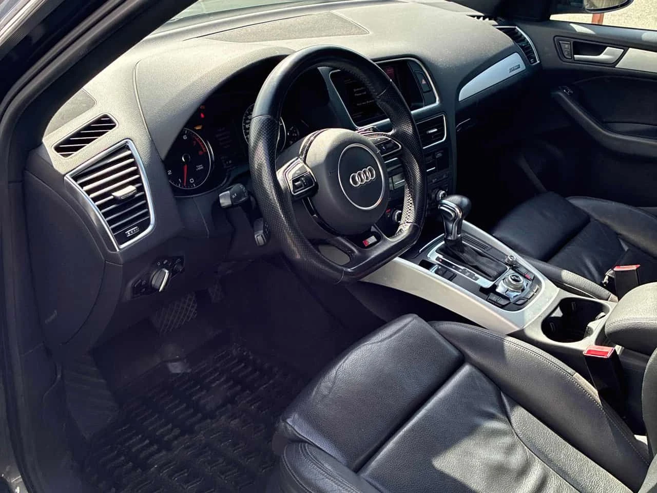 Audi Q5 * 3.0L * CARFAX * S LINE * ПРЕДСТАВИТЕЛСТВО, снимка 5 - Автомобили и джипове - 54076929