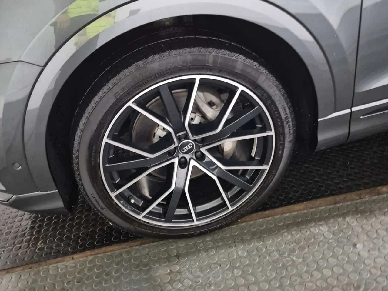 Audi Q8 Technik/ПАНОРАМА/ДИСТРОНИК/360/ОБДУХВАНЕ, снимка 6 - Автомобили и джипове - 54611773