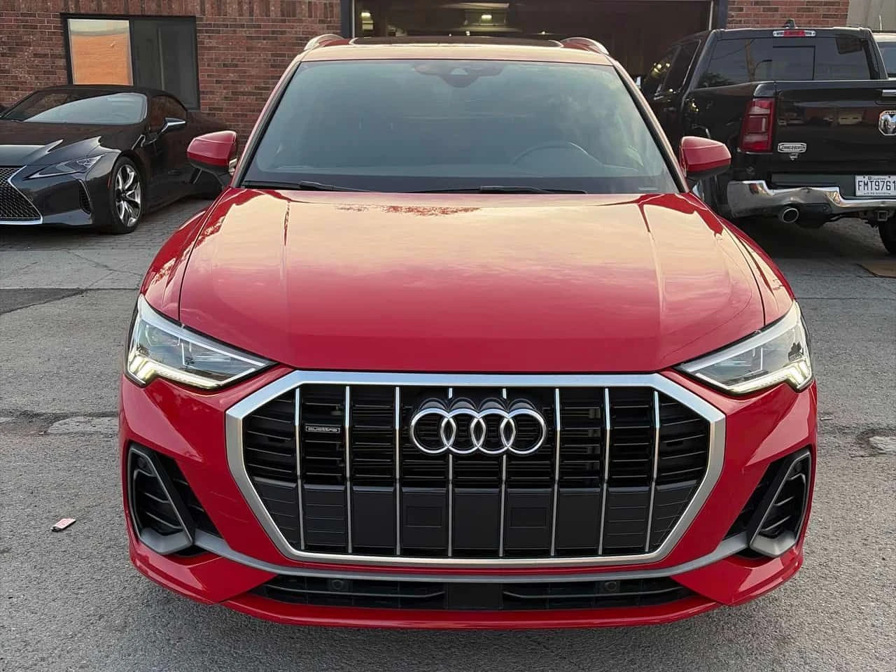 Audi Q3 Progressiv| DISTRONIC| DIGITAL COCKPIT| ПОДГРЕВИ, снимка 2 - Автомобили и джипове - 54633163
