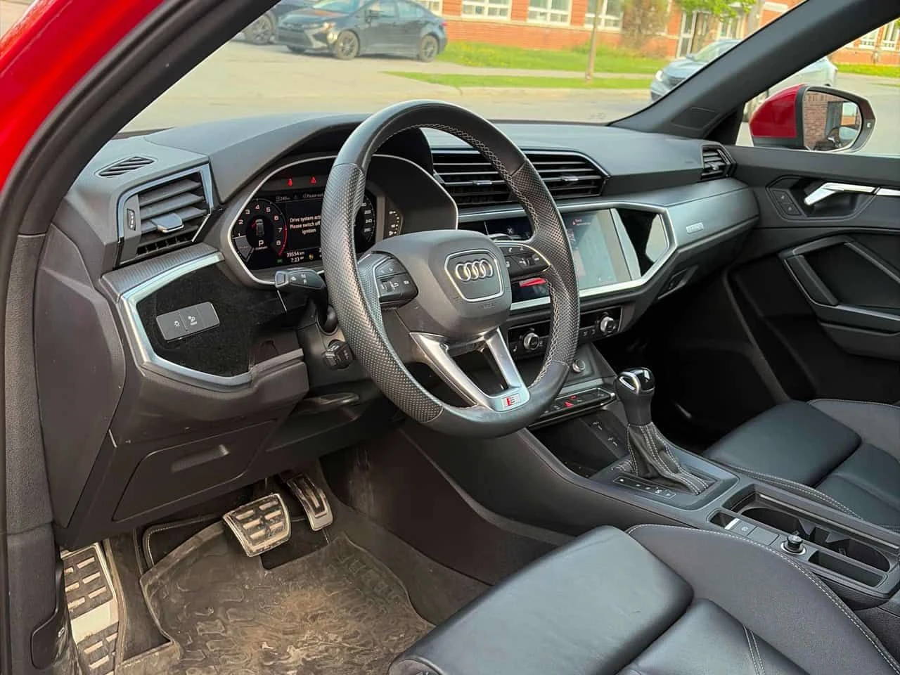 Audi Q3 Progressiv| DISTRONIC| DIGITAL COCKPIT| ПОДГРЕВИ, снимка 7 - Автомобили и джипове - 54633163
