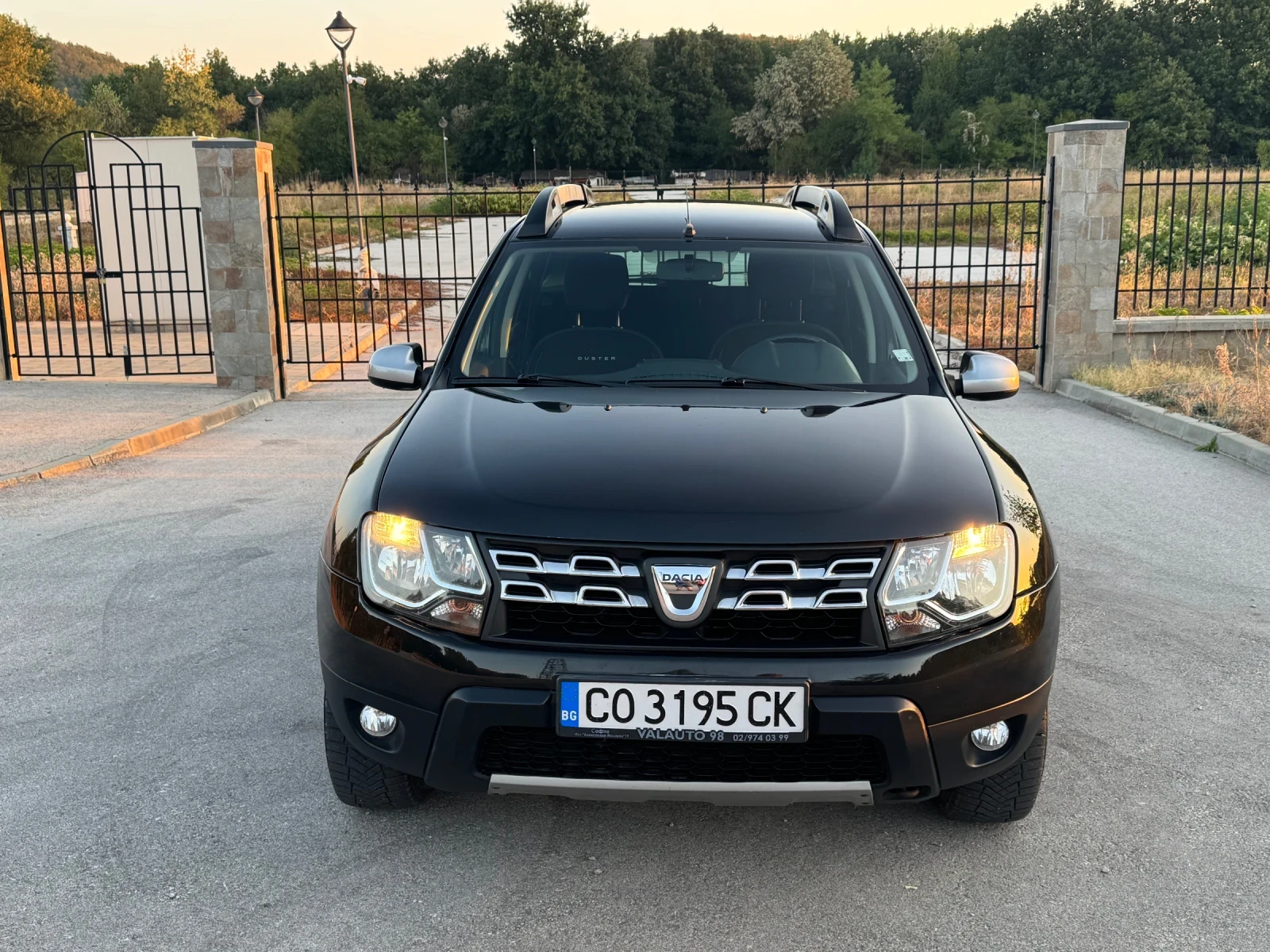 Dacia Duster 1.5dci 109k.c. 4x4 * Navi * Bluetooth * Парктроник, снимка 8 - Автомобили и джипове - 56045513