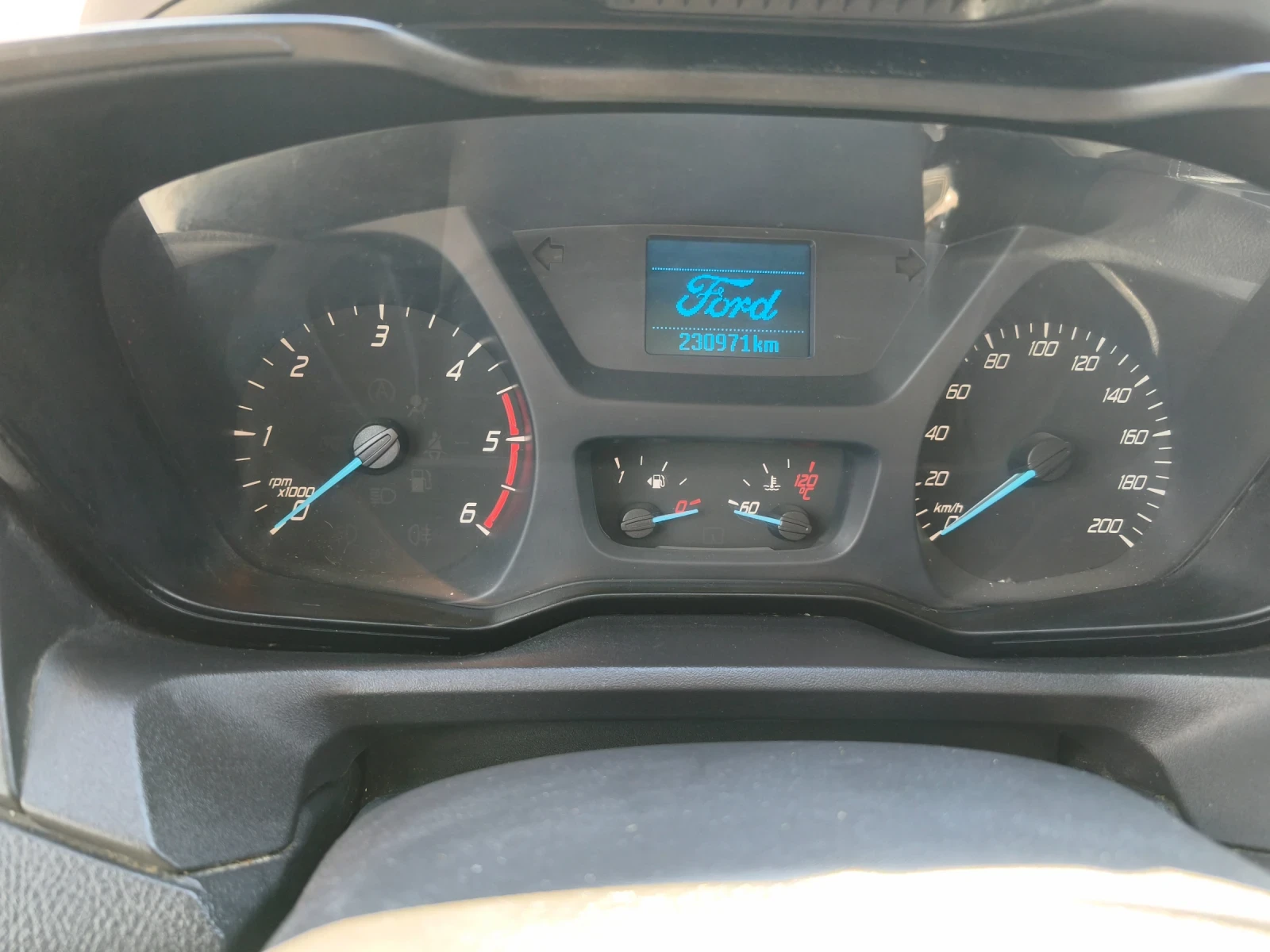 Ford Transit Custom 2.0 tdci, снимка 13 - Бусове и автобуси - 54107105