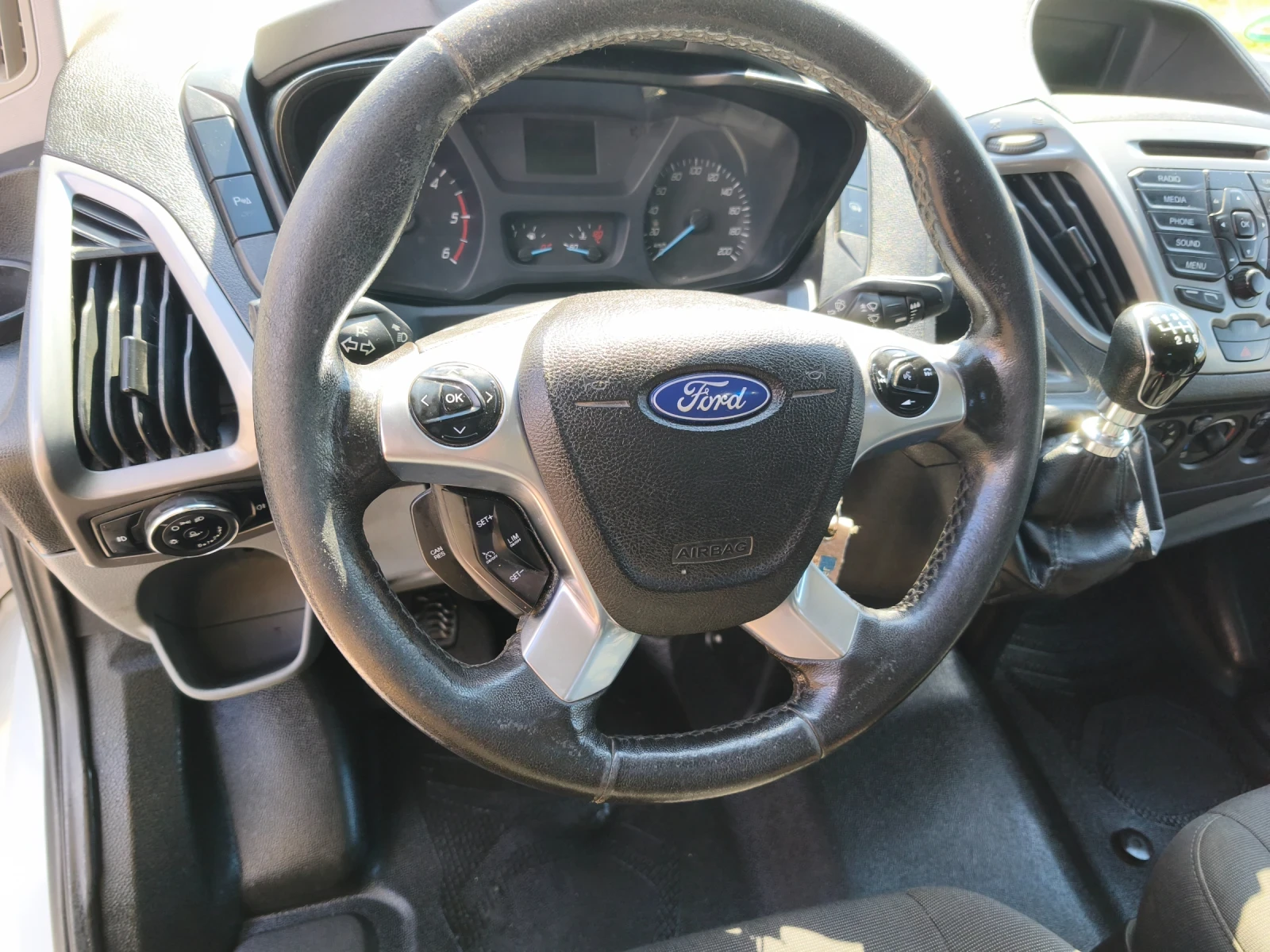 Ford Transit Custom 2.0 tdci, снимка 9 - Бусове и автобуси - 54107105