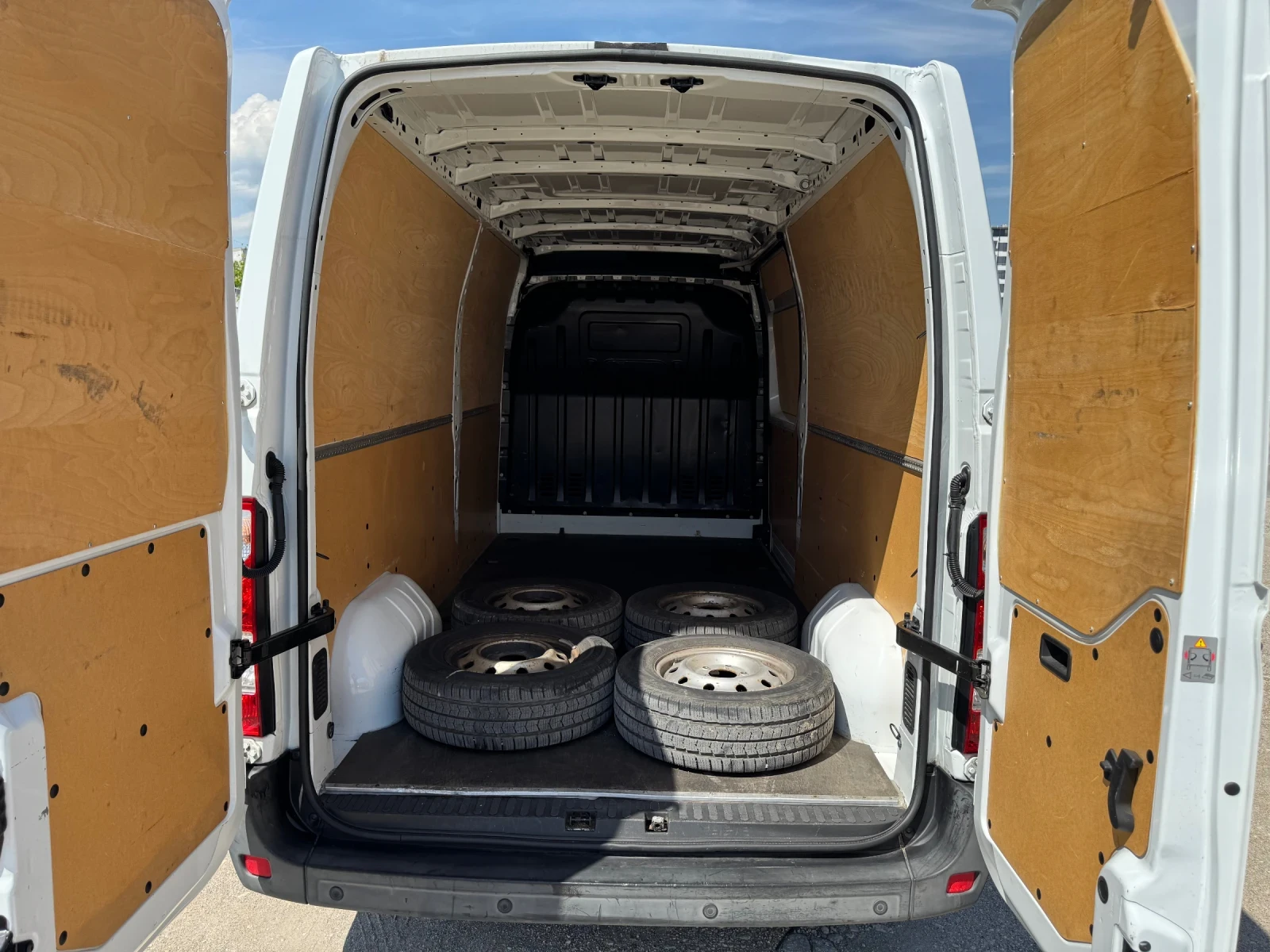 Renault Master 2.3 DCI H2L3, снимка 13 - Бусове и автобуси - 54764137