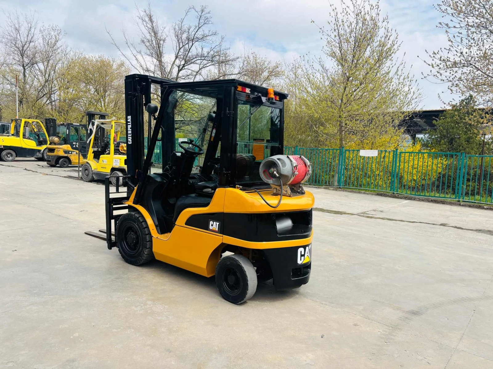 ������� Cat ������� ���������� � ������� ���������� | Mobile.bg � ����������� 2