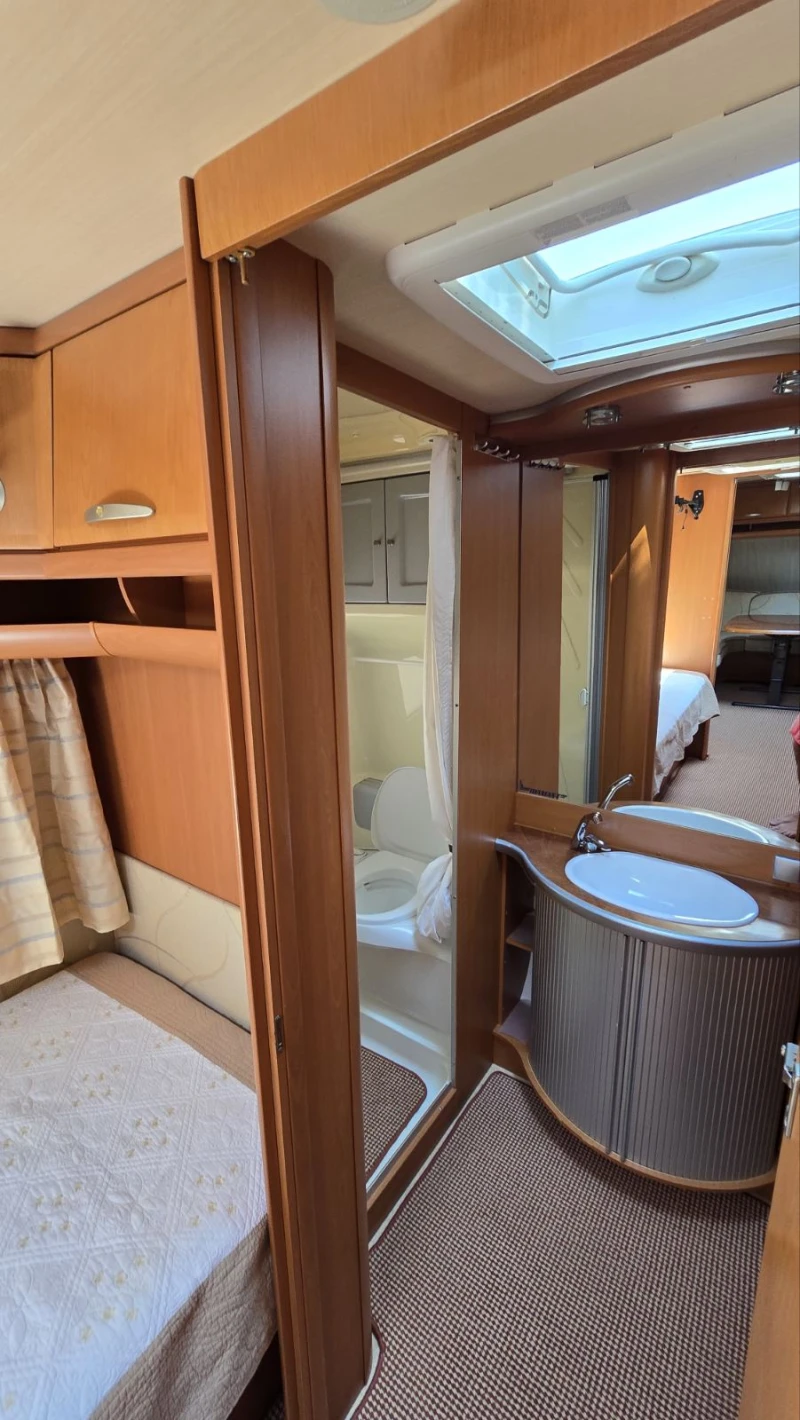 Каравана Fendt Diamant 560WG Климатик и задна баня, снимка 16 - Каравани и кемпери - 52378909