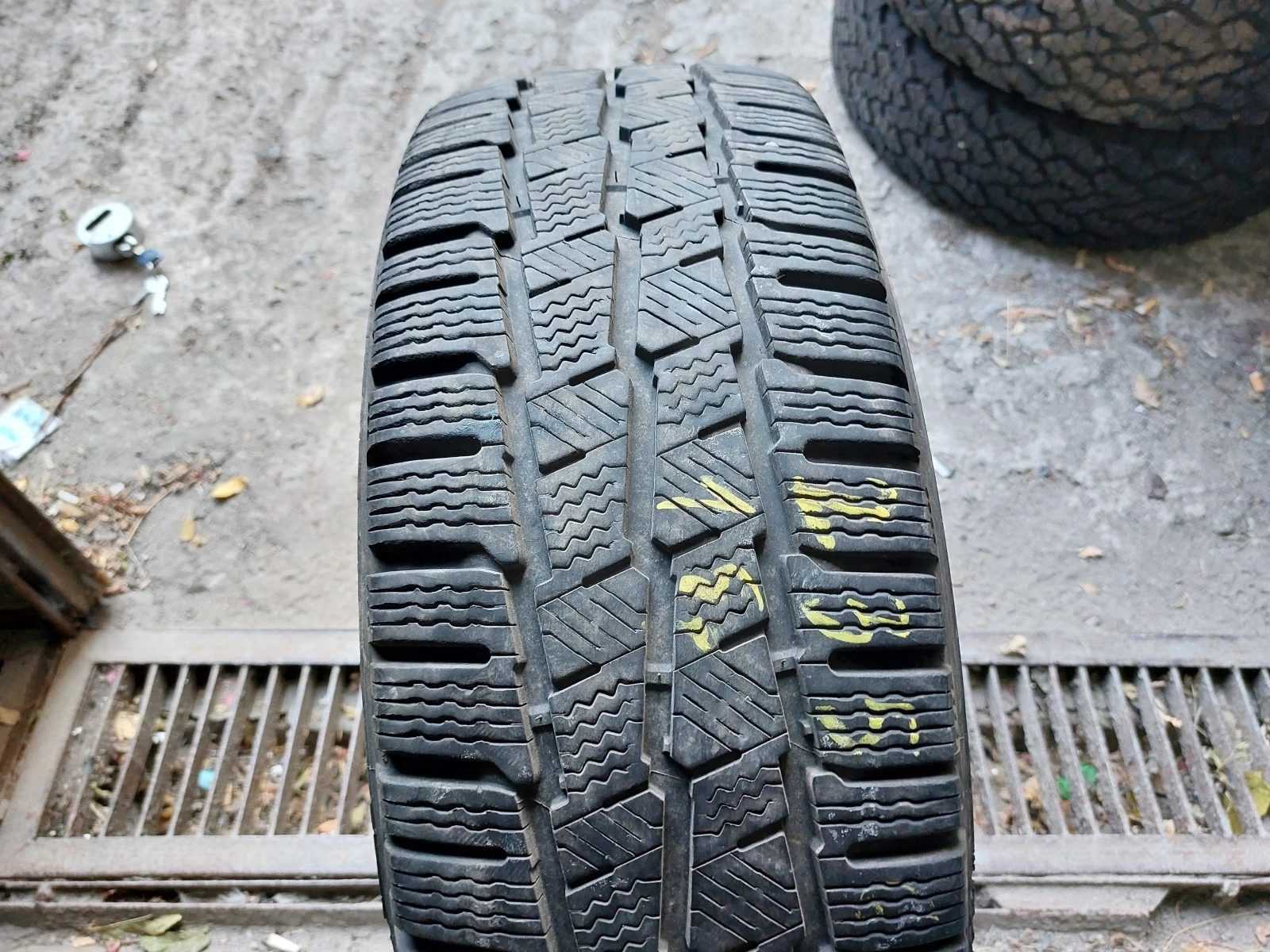 ���� 235/65R16 | Mobile.bg � ����������� 1