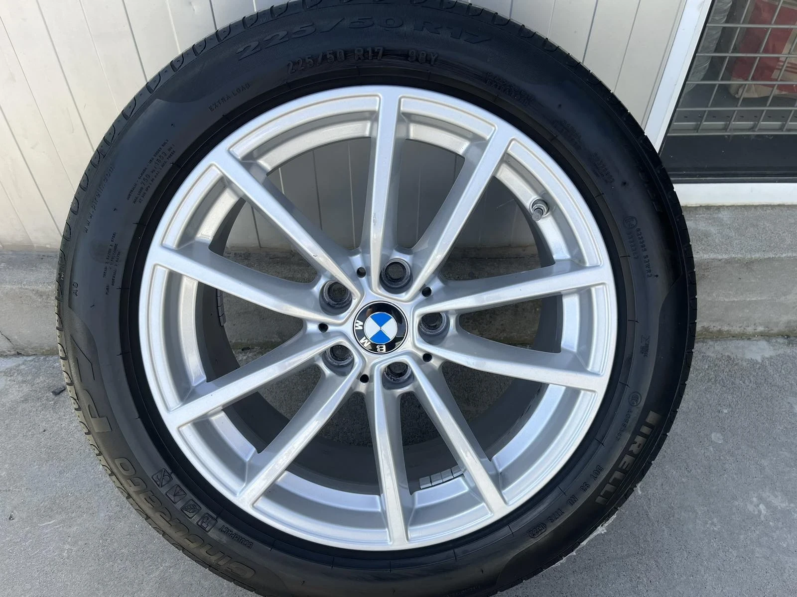 Гуми с джанти Pirelli 225/50R17, снимка 7 - Гуми и джанти - 53966752