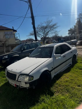 Mercedes-Benz C 180, снимка 1
