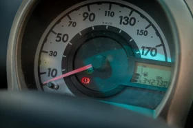 Toyota Aygo 1.0 БЕНЗИН/ГАЗ | КЛИМАТИК| ОБСЛУЖЕНА, снимка 12