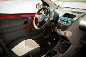 Toyota Aygo 1.0 БЕНЗИН/ГАЗ | КЛИМАТИК| ОБСЛУЖЕНА | Auto.bg — изображение 13