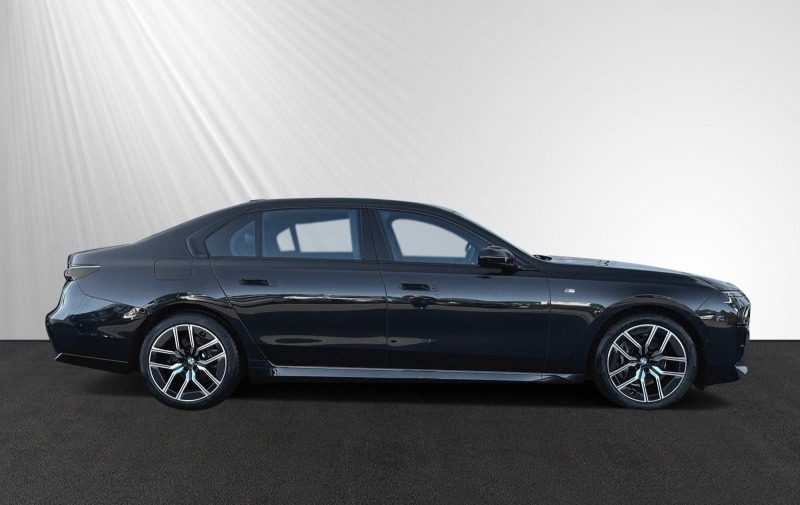 BMW 740 d xDrive = M-Sport= Гаранция, снимка 3 - Автомобили и джипове - 45745372