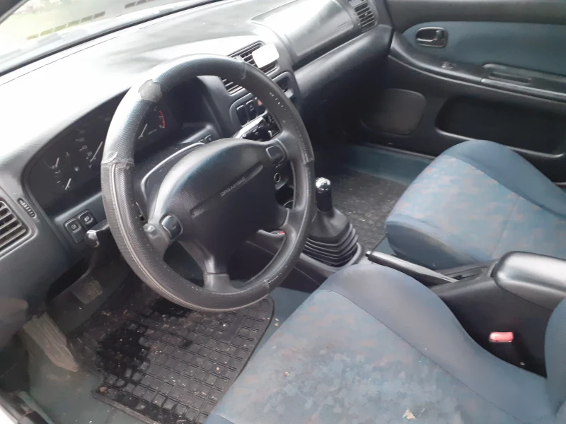 Mazda 323, снимка 10 - Автомобили и джипове - 48211832