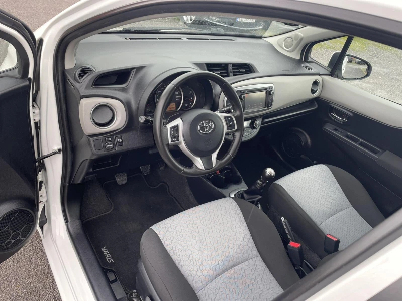 Toyota Yaris 1.4 D4D, снимка 9 - Автомобили и джипове - 48355272